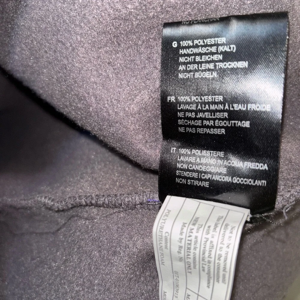 Shark Hoodie with full zipper - Picture 9 of 9